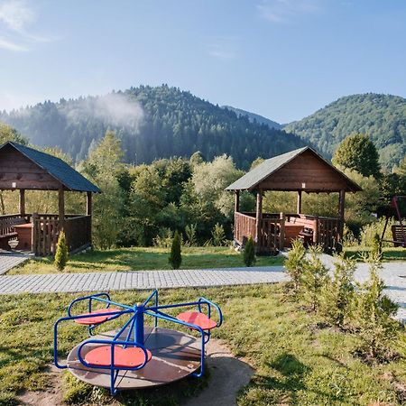 Рибничанка Hotel Skhidnytsia Exterior foto